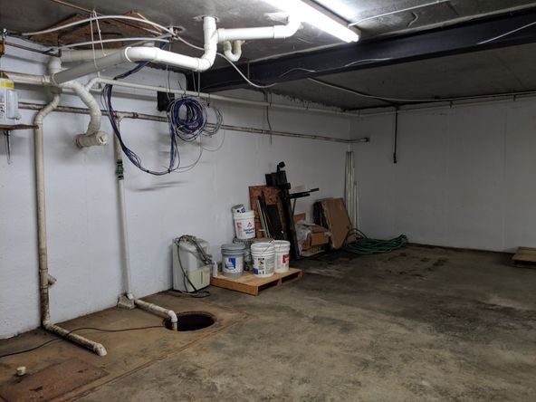 Former Jiffy Lube: 811 W Lincoln Ave, Charleston, IL 61920